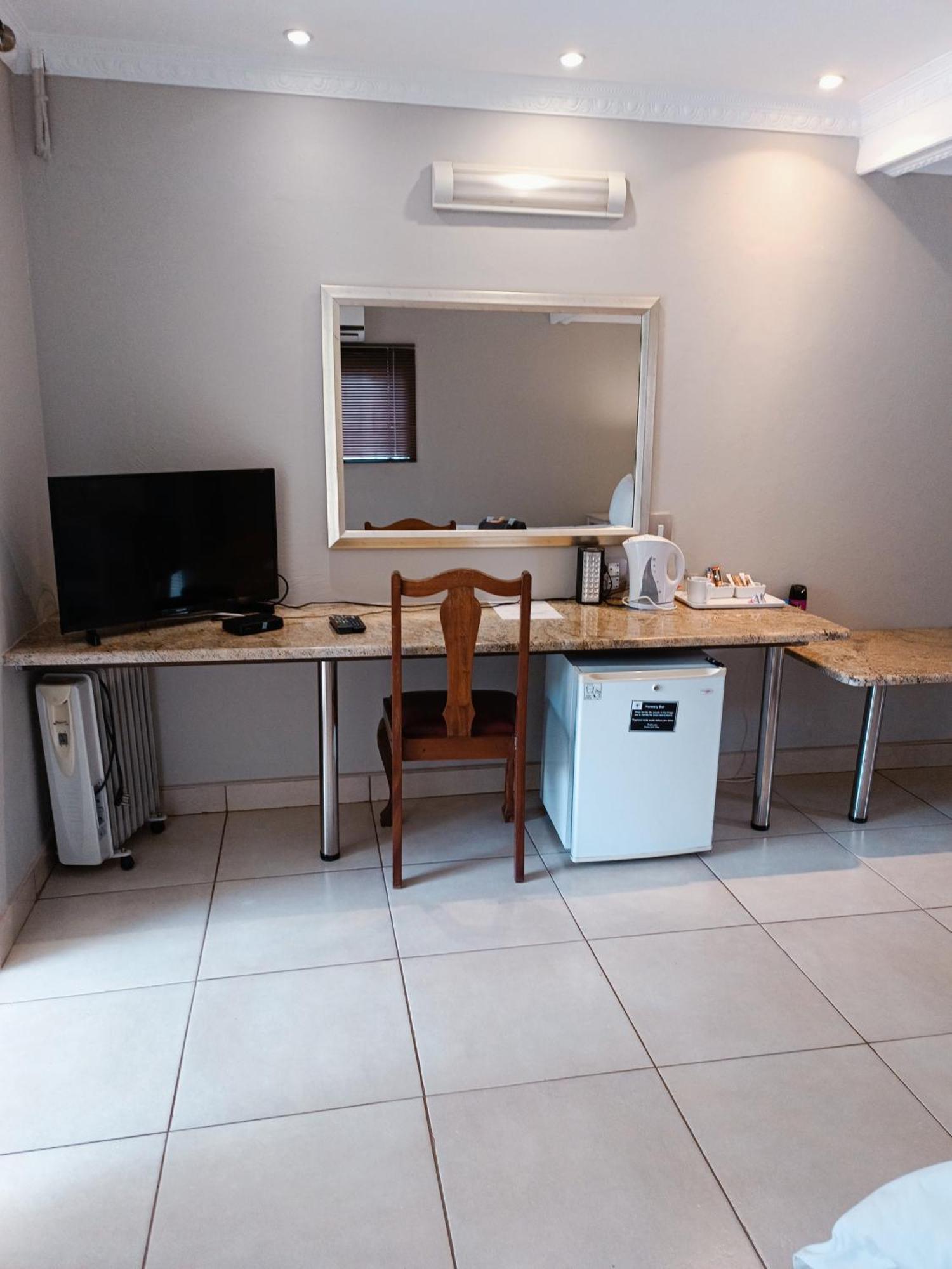 Pecan Farm Guesthouse Louis Trichardt Exterior photo